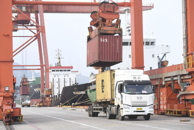 稅收服務提質增效助力機械進出口創新高