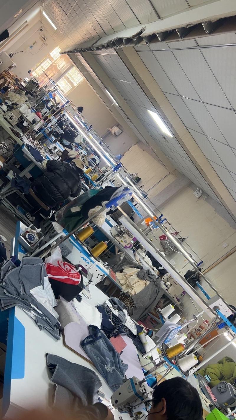 女神節(jié)快樂(lè),祝我家的女神們永遠(yuǎn)18歲,#帶你走進(jìn)服裝廠(chǎng) #工廠(chǎng)實(shí)拍視頻