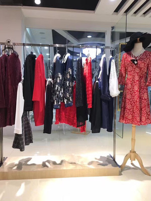 深圳品牌服裝庫存尾貨批發(fā)市場推薦圖片_高清圖_細(xì)節(jié)圖-廣州布梵 -