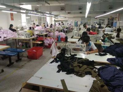 走進企業(yè)，暖心回訪——記我校就業(yè)學生回訪紀實之服裝輔料銷售篇